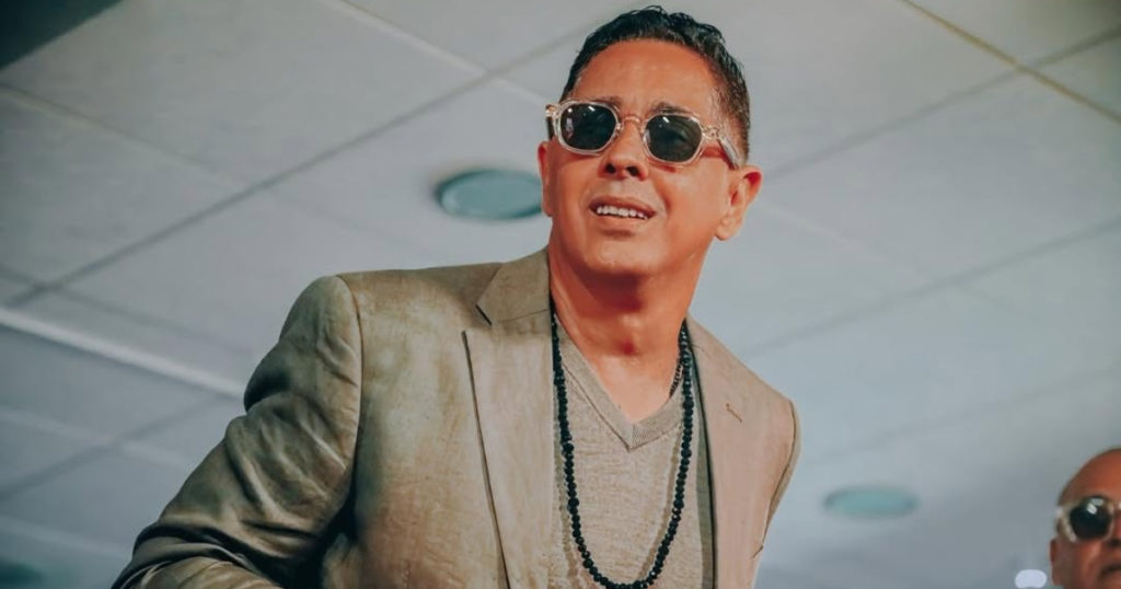 El reconocido intérprete perdió la vida en un accidente de tráfico en La Habana.