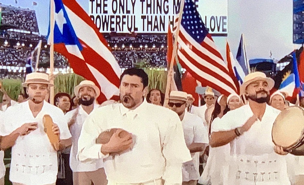 Mensajes de solidaridad y amor de Bad Bunny en la Super Bowl.