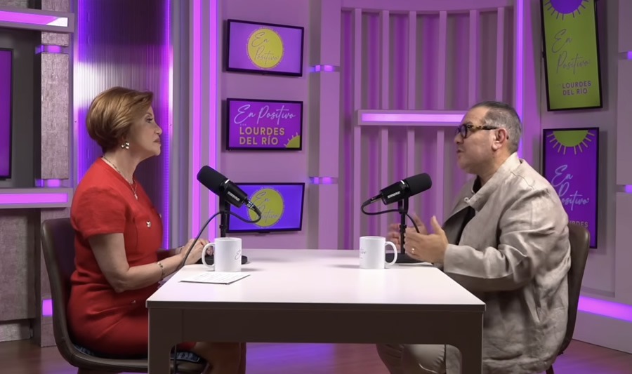 Lourdes del Río y Omer Pardillo durante la charla-entrevista (Foto: Youtube)