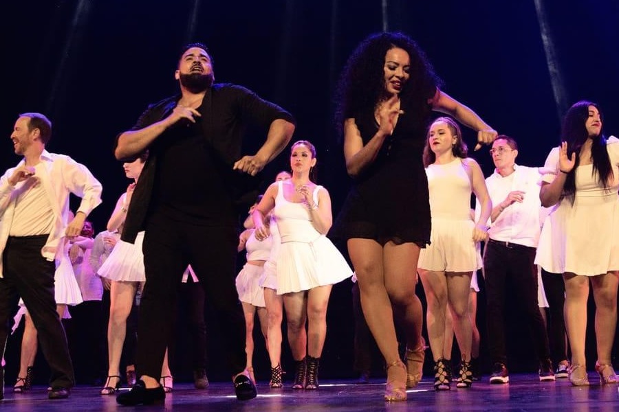 Barcelona celebra el Congreso Internacional D’Cuba del 30 de octubre al 1 de noviembre Profesores y alumnos durante un taller de salsa cubana.